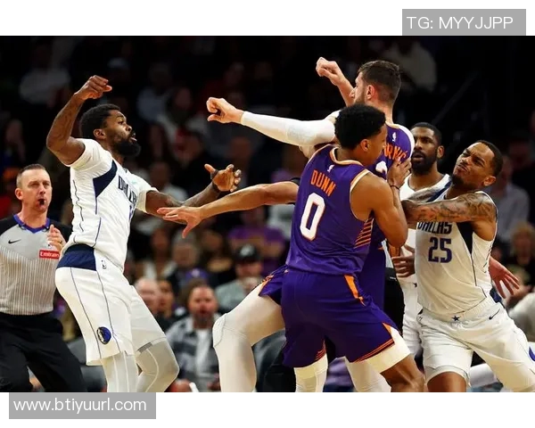 快船与独行侠半场激战哈登领衔快船领先克莱与马绍尔表现不俗 快船与独行侠半场激战哈登领衔快船领先克莱与马绍尔表现不俗