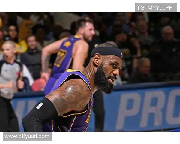 詹姆斯状态回暖引发热议预测他本赛季的精彩数据表现 詹姆斯状态回暖引发热议预测他本赛季的精彩数据表现