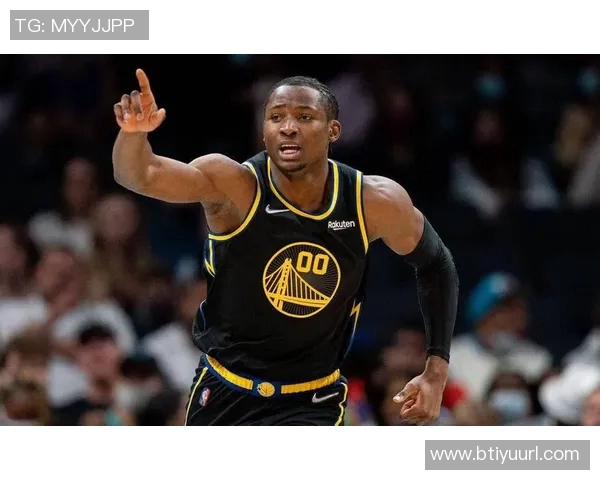 库明加谈心态稳定性无论明星球员在场与否始终保持专注与自信