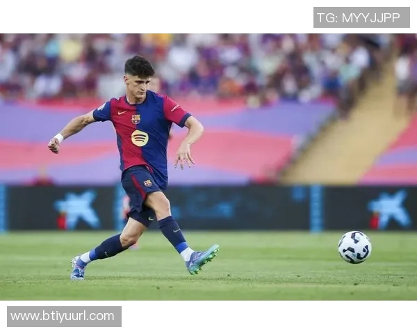 拉菲尼亚缺席对阵赫罗纳比赛训练场离开引发关注